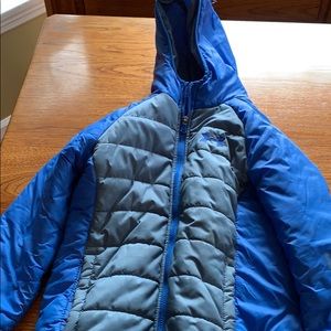 Under Armour boys M puffer jacket